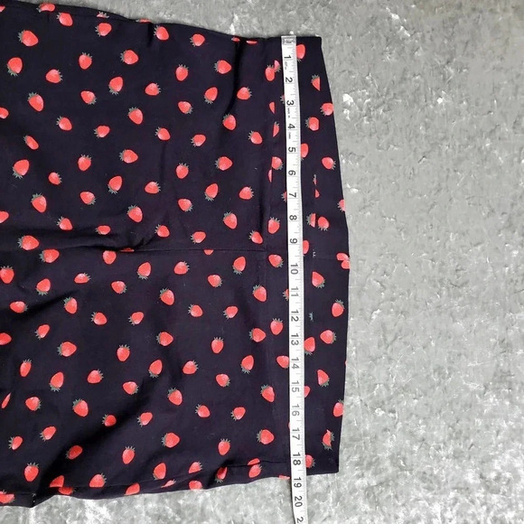 Torrid Pedal Pusher Signature Waist Liquid Legging - Picture 4 of 6